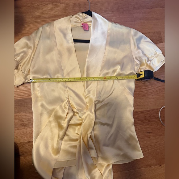Christi Conaway yellow silk tie blouse - Picture 6 of 9